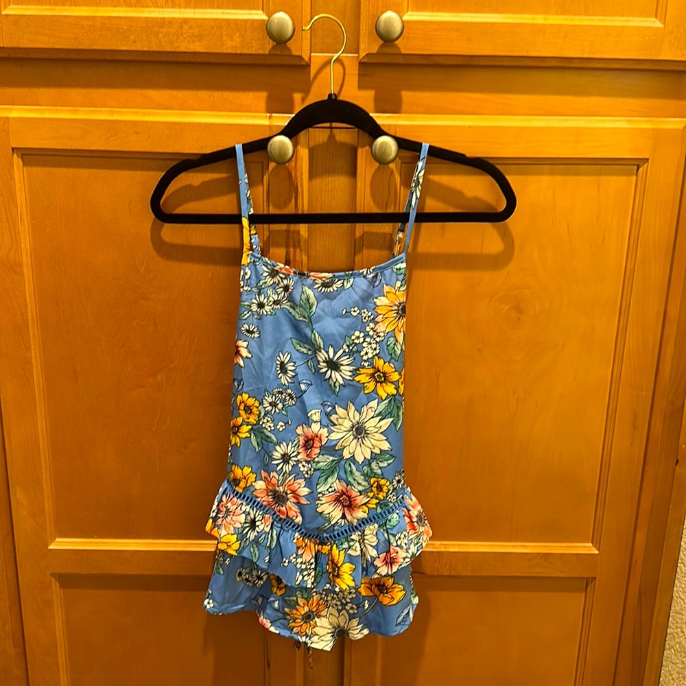 Cute flower top